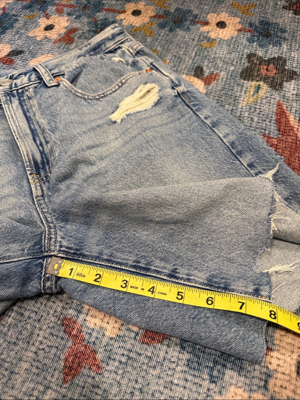 Gap • 8” distressed loose Bermuda mid rise denim short - Picture 6 of 8